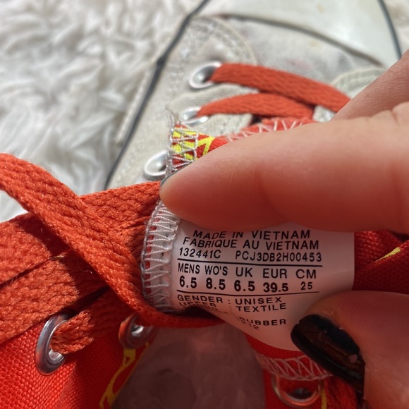 Superman Converse sneakers - Picture 7 of 8